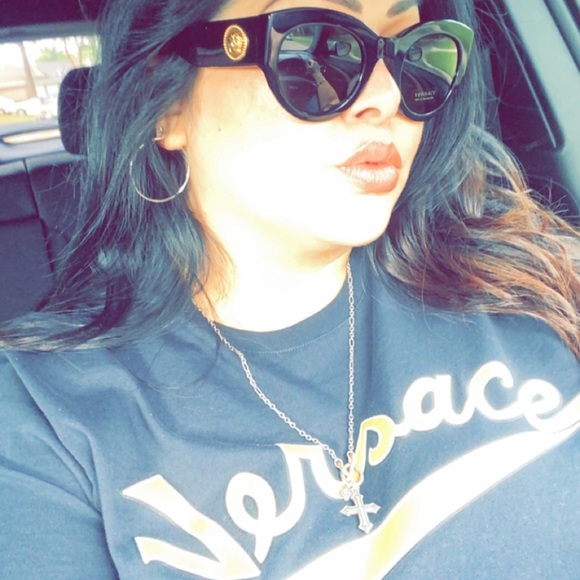 💟Meet your Posher, Victoria Zoey♓️ - Picture 4 of 4